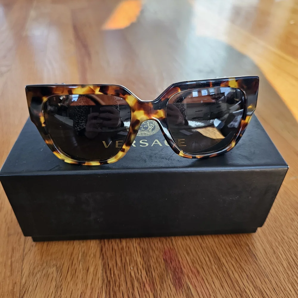 Versace Tortoise Shell Sunglasses - Picture 7 of 9